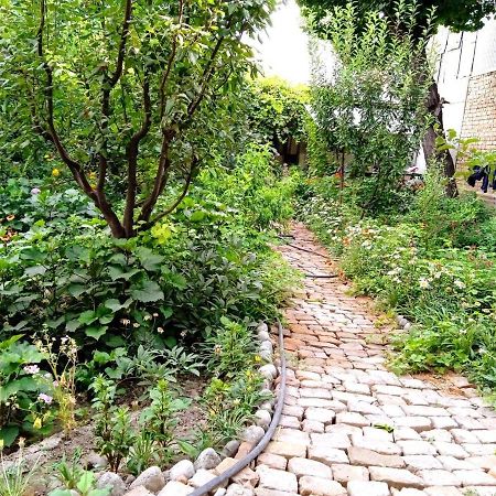 Be My Guest Hotel Oş Exterior foto